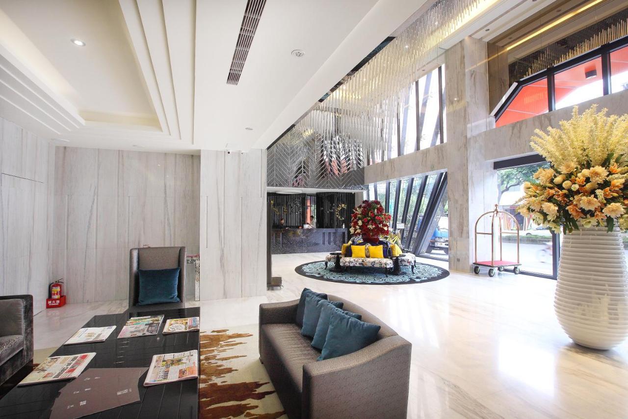 冠月精品旅館-Puli Ease Hotel Exterior photo